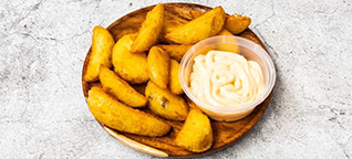 Potato Wedges & Garlic Dip 